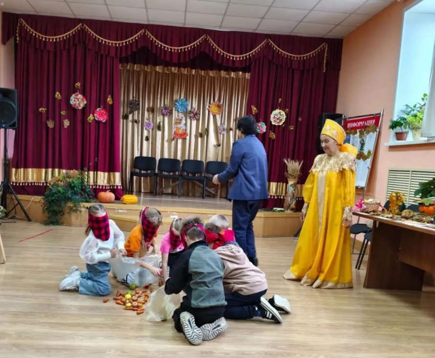 Праздник осени "Золотой листопад". Араслановский сельский клуб