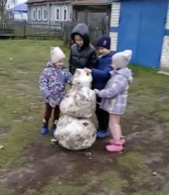 Первый снеговик. Мурзыберлибашский сельский клуб