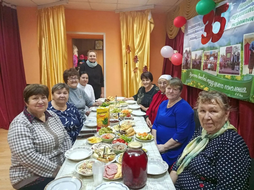 Торжественное мероприятие, посвященное Дню пожилых людей. Салтыгановский сельский клуб